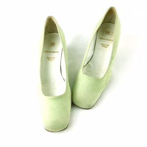 🛍 Bruno Magli. Vintage light green suede Pumps.